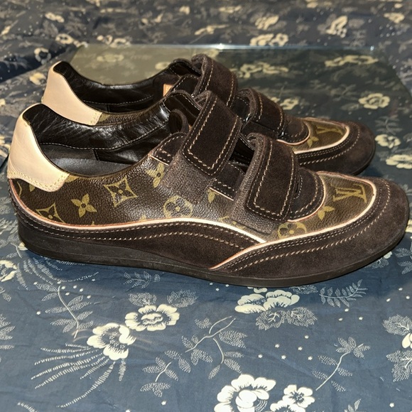 Men’s Louis Vuitton Sneakers size 8 - Picture 2 of 16